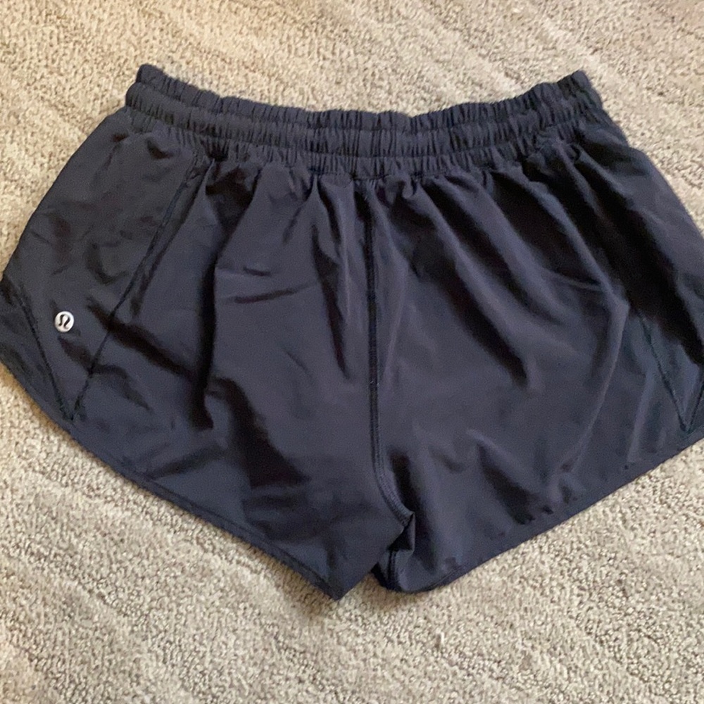 Lululemon hotty hot size 8. 2.5 length.
